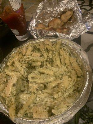 Chicken Pesto and 6 Garlic Knots