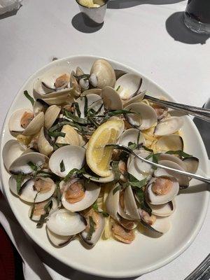 Linguine and clams