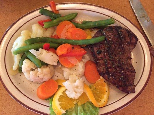 6 oz sirloin with steamed vegetables