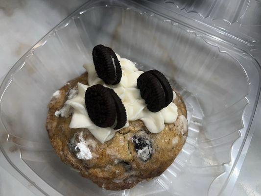 Cookies and cream cookie