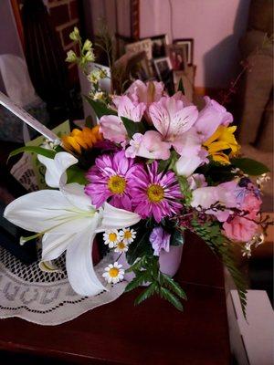 Fresh Flower arrangement