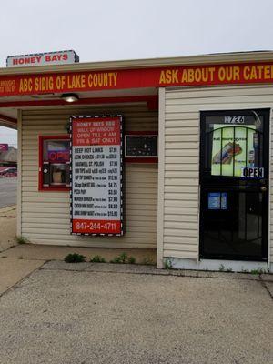 Good BBQ, good sauce, good sides, and great staff! I tried the rib tips and brisket, but will come back for the jerk chicken.