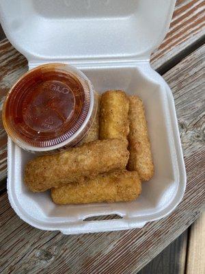 Mozzarella sticks with marinara sauce