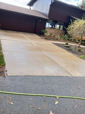 Driveway cleaning after photo