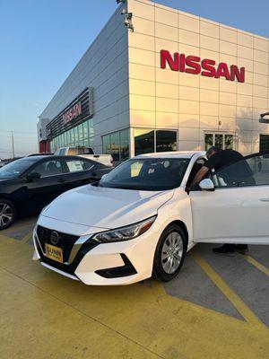 Nissan Sentra 2023 John Alvarez patiently giving all detailed information to my daughter his an awesome agent at this location.