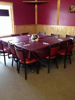 Sitting for a larger group, business meeting or to celebrate a memorable occasion.