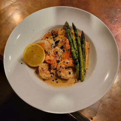 Shrimp and Grits w/Roasted Asparagus