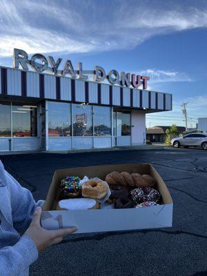 Royal Donut