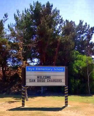 September 30, 2014, the San Diego Chargers visited Nye Elementary.