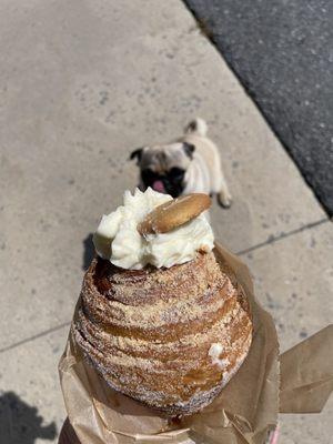 Banana cream cruffin