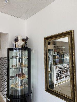 Mirror/pastry fridge. French decor.