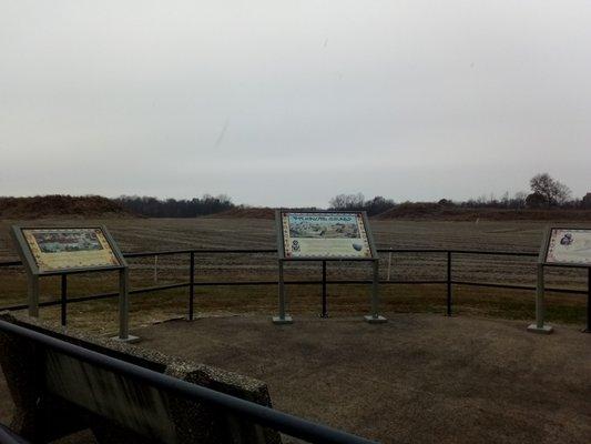 The plaques and mounds