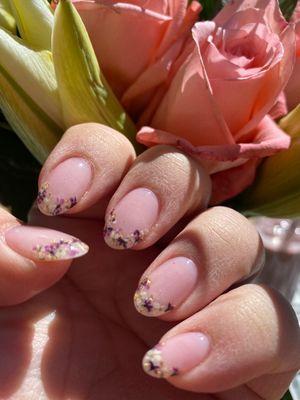 Dried flower French style nail art.