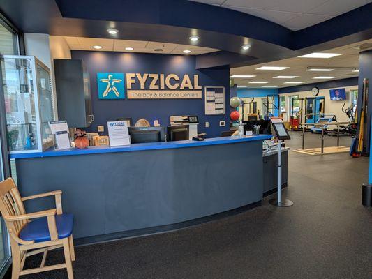 Front desk and reception at the front of the clinic.