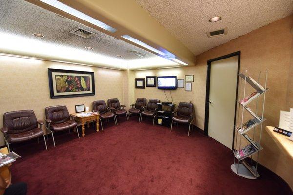 3/16/18 - Nice, spacious, and clean waiting room with comfortable chairs at Dr. Albern Spoolstra's Dental Clinic in Long Beach, CA.