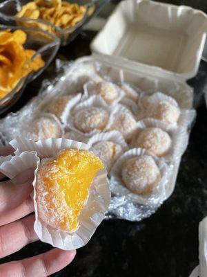 mango mochi