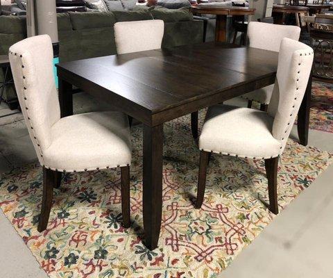 Selwyn Dining Set