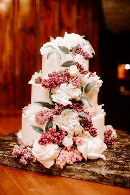 Flowers for wedding cake