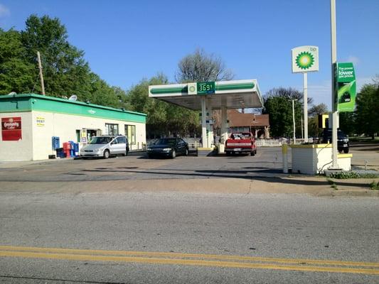 03-24-12; BP - East Parkway, Memphis TN