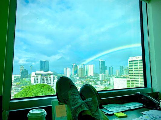 Relaxing with a double rainbow in my Green Room before hitting the "Operating Theater" this morning.  Haha!  Priceless.  Only in Hawaii