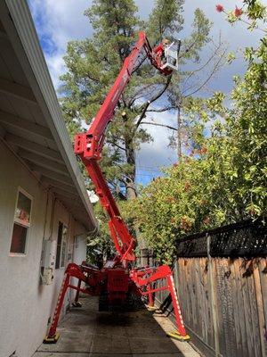 Removal using the lift in a tight space