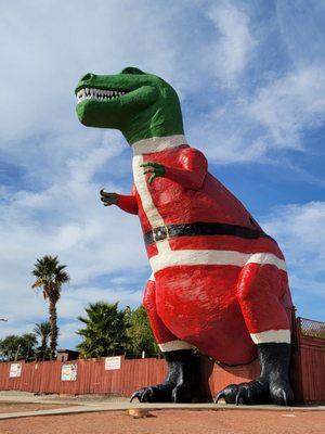 Time for The Griswolds Christmas Vacation with The Cabazon Dinosaurs World's Biggest!