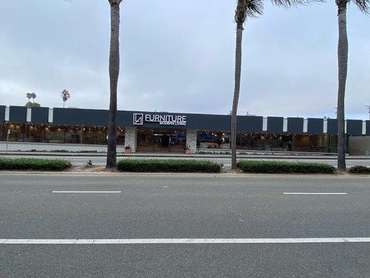 La Furniture store Ventura