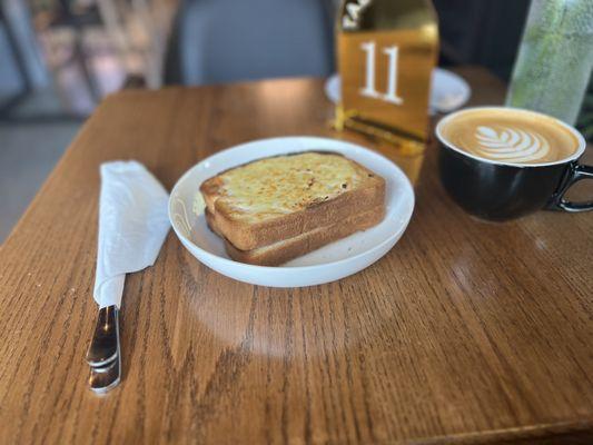 Delicious croquet monsieur