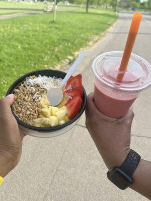 Smoothie bowl and Smoothie