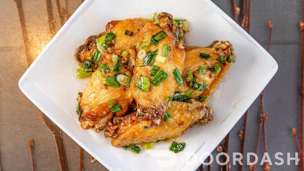 Chicken wings with fish sauce