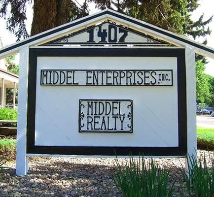 Middel Realty