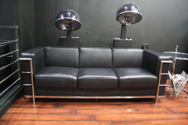 Dryers & Le Corbusier Sofa