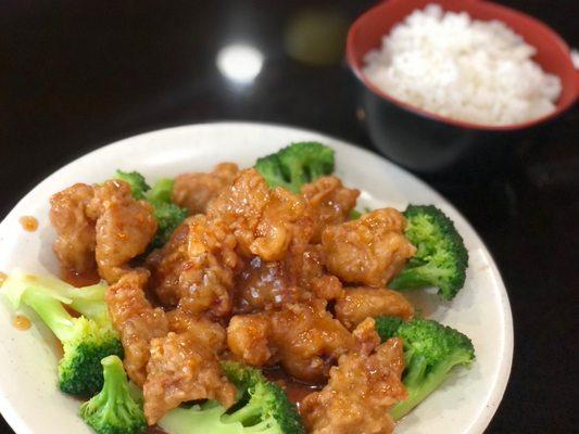 General Tso chicken and white rice