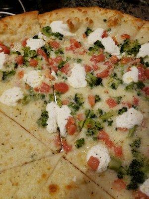 White primavera Pizza