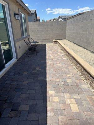 Patio with pavers Windsor wall. Look how straight!