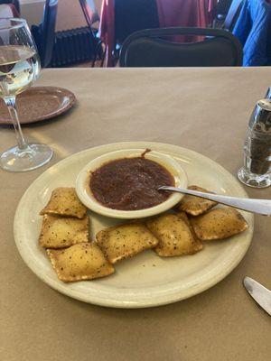 Stuffed ravioli with marinara sauce