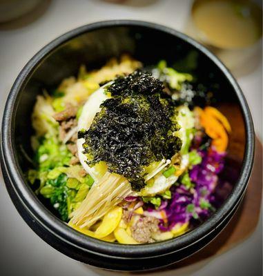 Hot Stone Bibimbap |돌솥 비빔밥 |com bo thap caim da nong| 정보부산지Beef, vegetables, spicy sauce & fried egg over rice in a hot stone pot