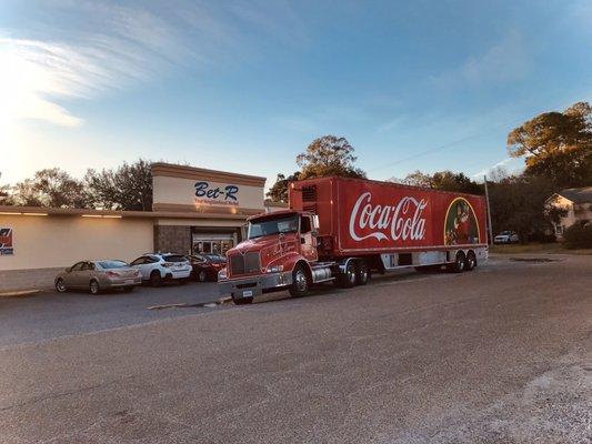 The Coca-Cola Christmas Truck and Santa stop by Bet-R Grocery every year!