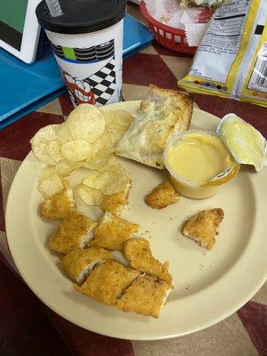 Kids chicken fingers (had 3 Additional tenders I kept on a seperate plate)