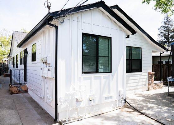 James Hardie Lap and Board & Batten Siding with Co-Extruded Black Amsco Windows in Downtown Sacramento, CA.