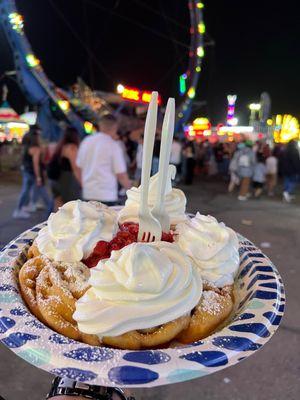 BFF 2022, The famous funnel cake 5/5 Stars!