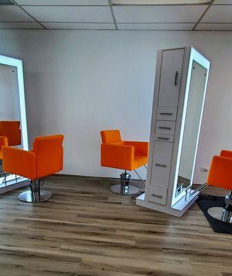 Perfessional Lux Salon, yet affordable! 
Natural hair styles, Braids, and most importantly....HAIR CARE!