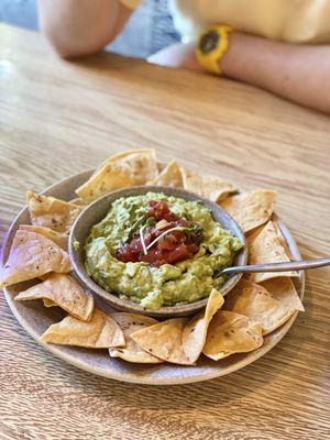 (IG @hangrytrails.us) Guaca-Poke