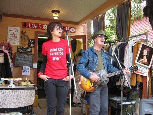 Ambrosia Parsley and Chris Maxwell perform as part of our free "Music for Front Porches" series.