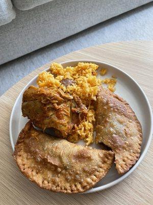 1 Piece Empanadas, Stewed Chicken Combo