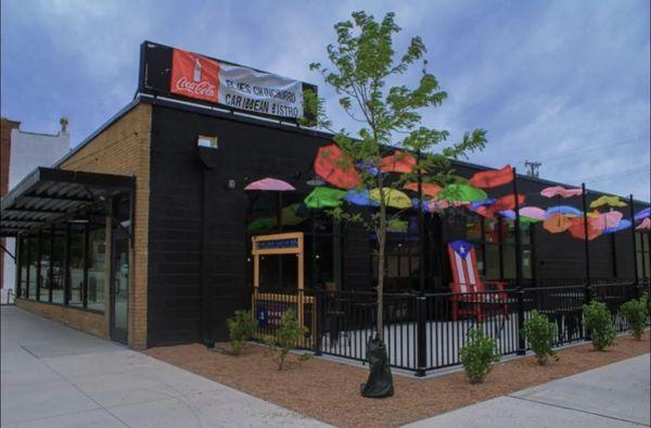 Patio at Elie's Chinchorro Caribbean Bistro