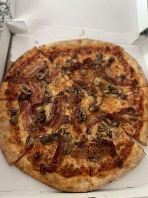 Hand tossed w/mozzarella bacon, mushroom, and hamburger