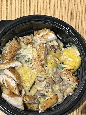 Roasted Garlic Cream Tortelloni with chicken