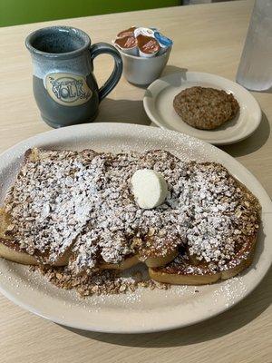 Granola apple French toast. Excellent way to start the day!