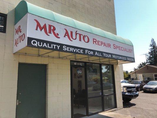 Great local auto repair shop. Fair prices and hard working.